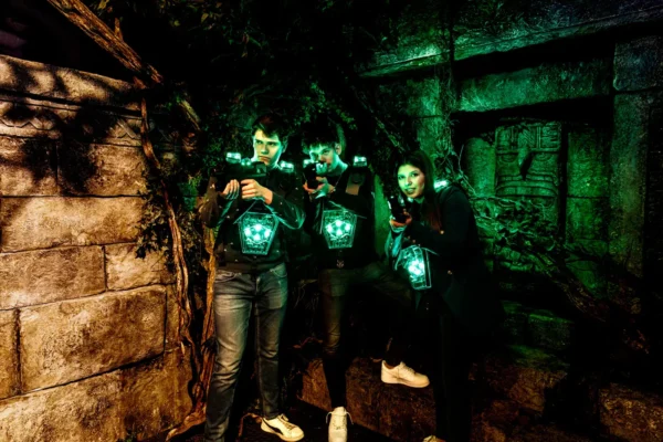 Lasergamen © Copyright De Voltage