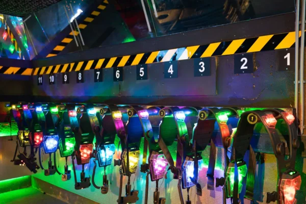 Lasergamen © Copyright De Voltage