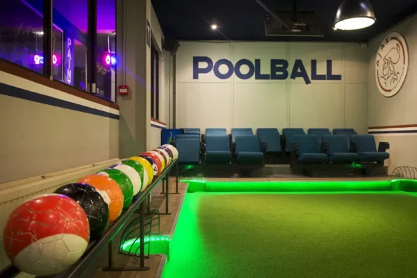 Footpool © Copyright De Voltage