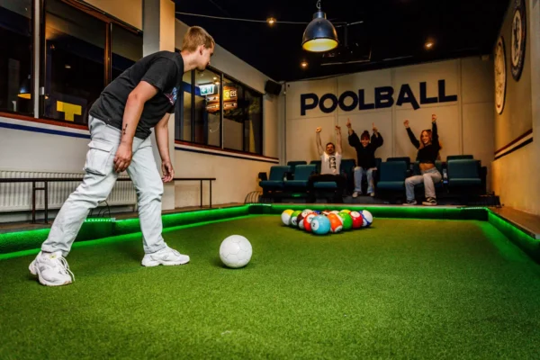 Footpool © Copyright De Voltage