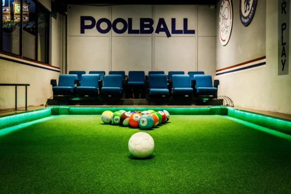Footpool © Copyright De Voltage