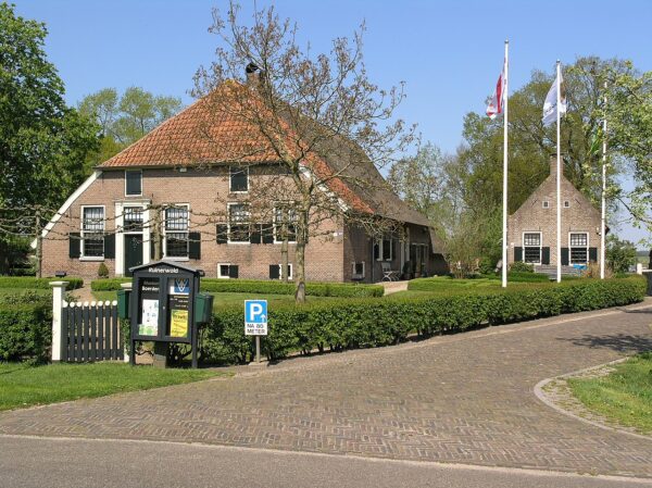Karstenhoeve via Wikimedia/Gouwenaar onder publiek domein