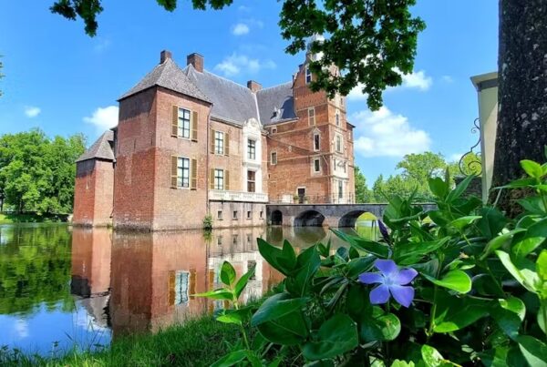 Kasteel Cannenburch © Copyright Geldersch Landschap & Kasteelen