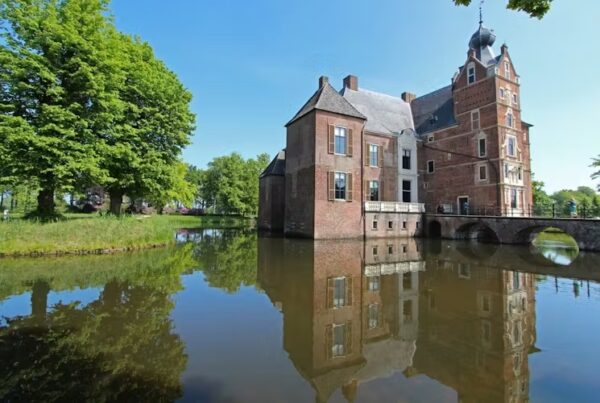 Kasteel Cannenburch © Copyright Geldersch Landschap & Kasteelen
