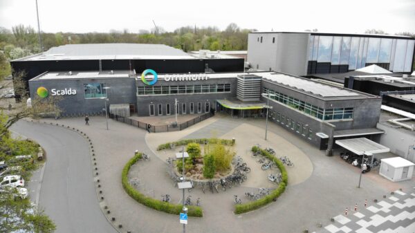 Zwembad © Copyright Omnium Goes