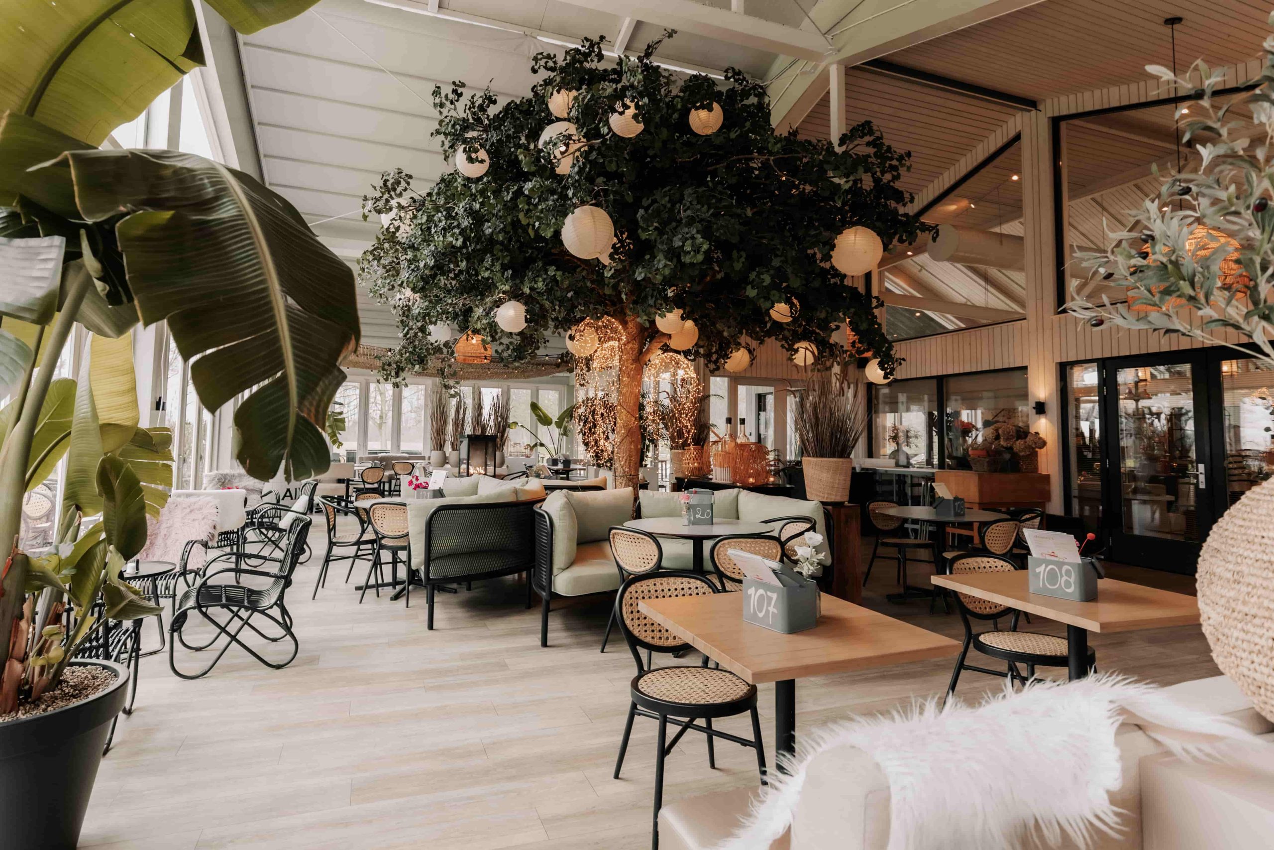 Restaurant © Copyright Abel.