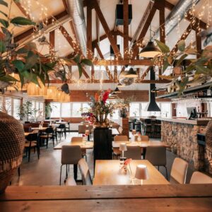 Restaurant © Copyright Tasman.